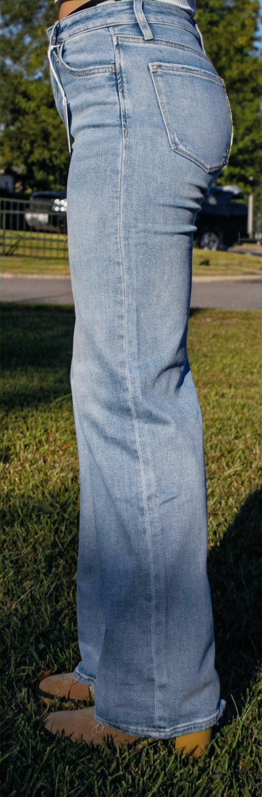 Vervet Frayed Hem Jeans image 1