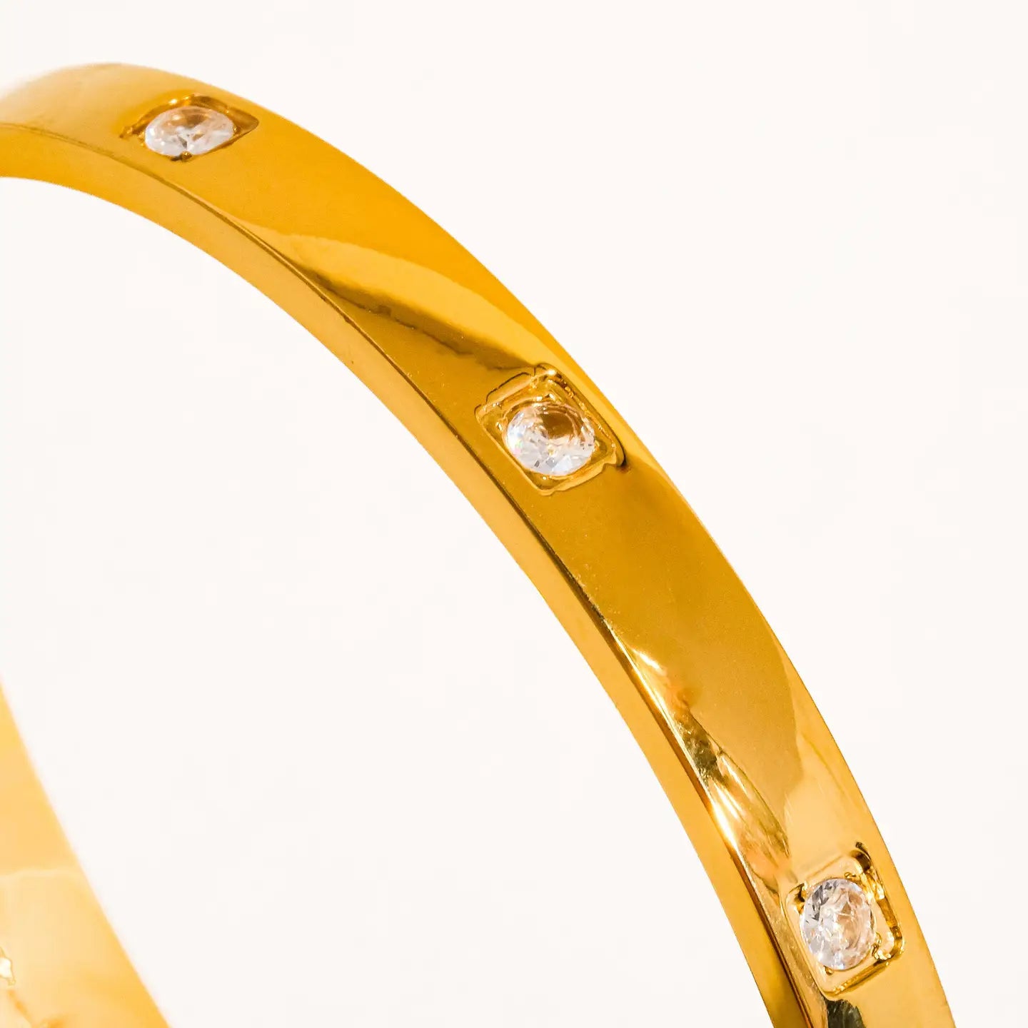 18K Non-Tarnish Classic Gold Bangle image 1