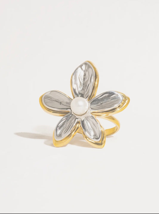 Lillie 18k Gold Non-Tarnish Flower Pearl Ring