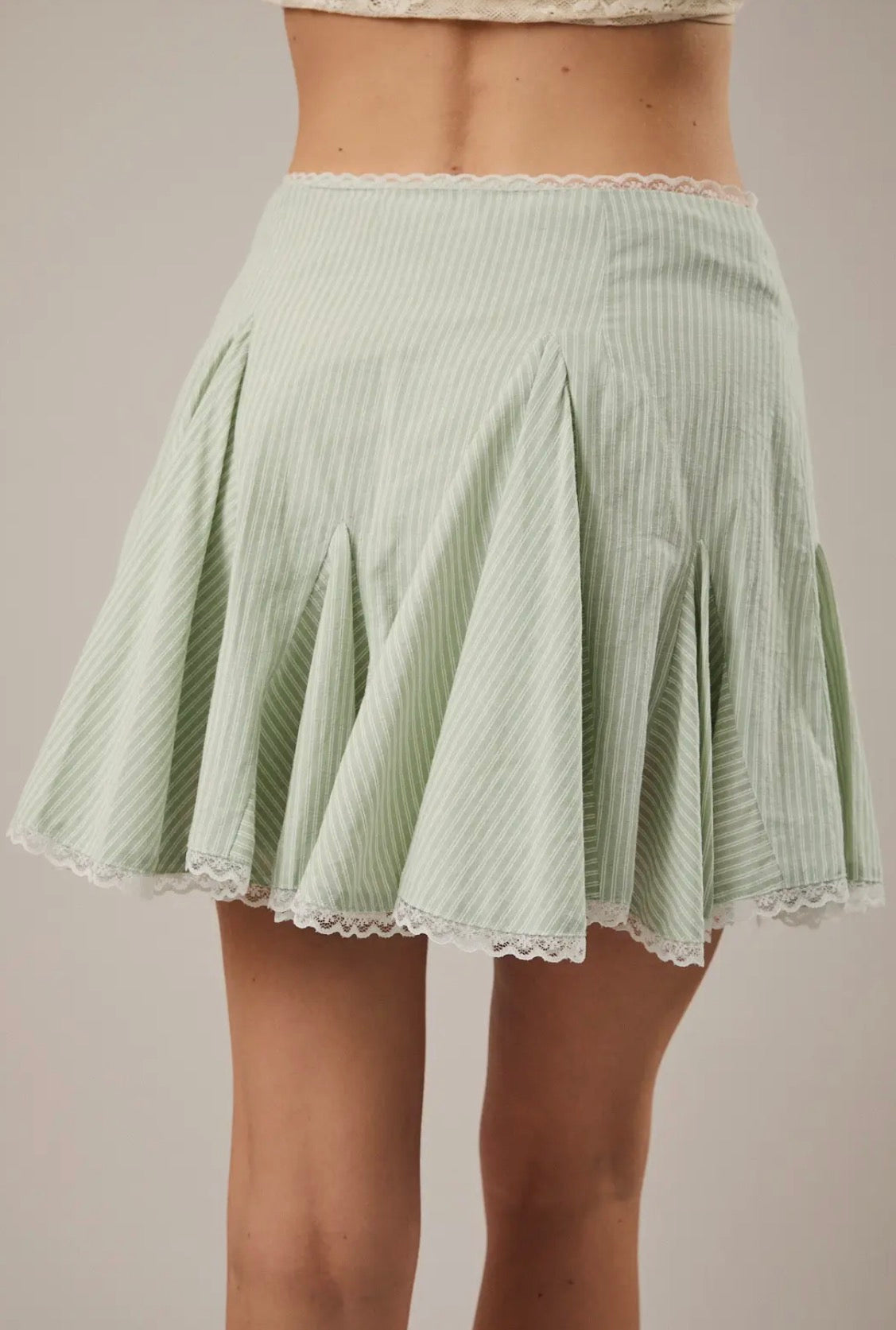 Chic Lines Lace-Trim Godet Mini Skort