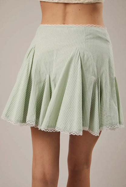 Chic Lines Lace-Trim Godet Mini Skort