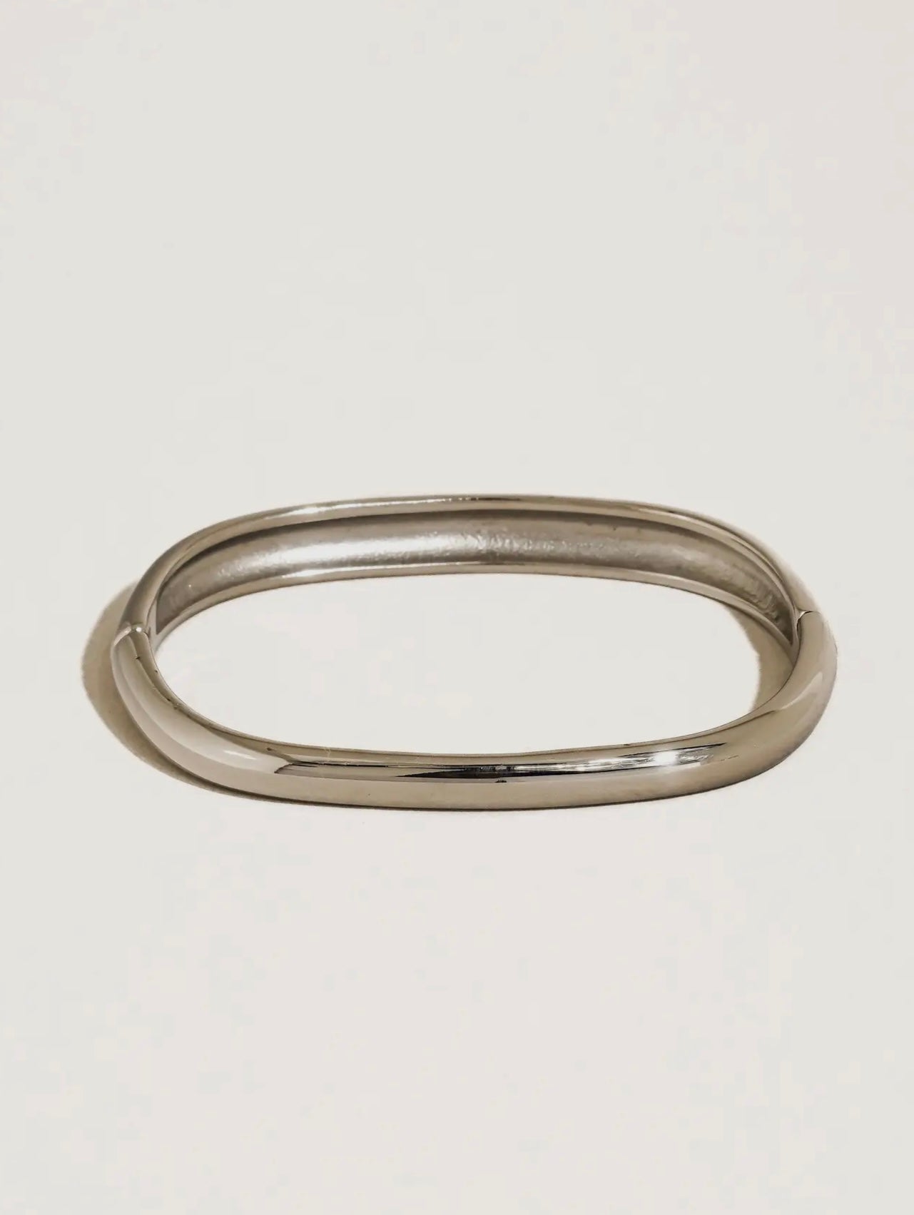 18K Bangle image 3